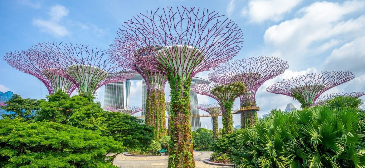 landmarks-in-singapore-gardens-by-the-bay-hero-1920x890